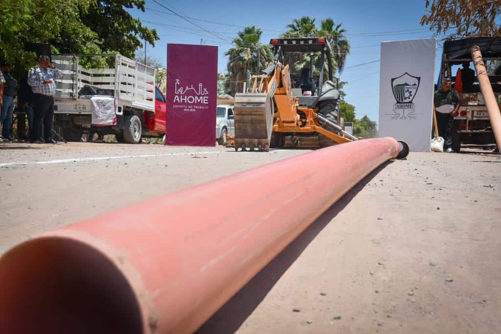 Rehabilitación de drenaje sanitario en 1 de mayo, Ahome