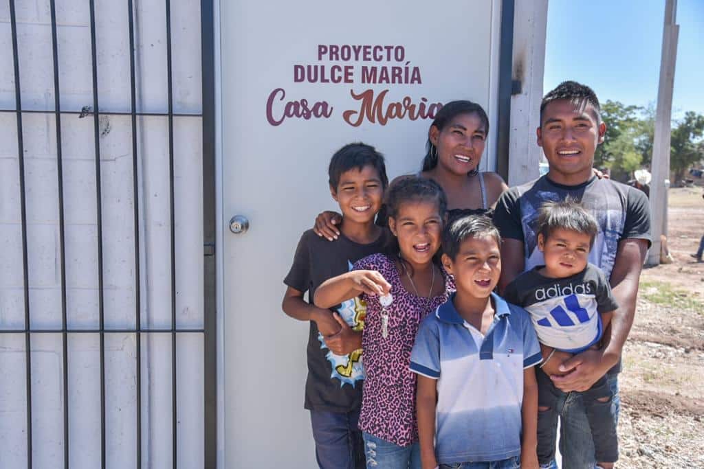 ¡Carlitos, Dulce y Paola estrenan casa