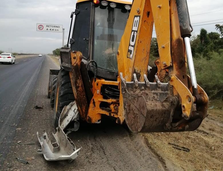 Choque con retroexcavadora en Guasave