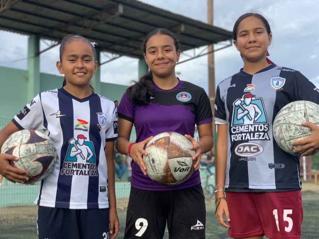 Asistirán futbolistas porteñas a Supercopa Femenil MX