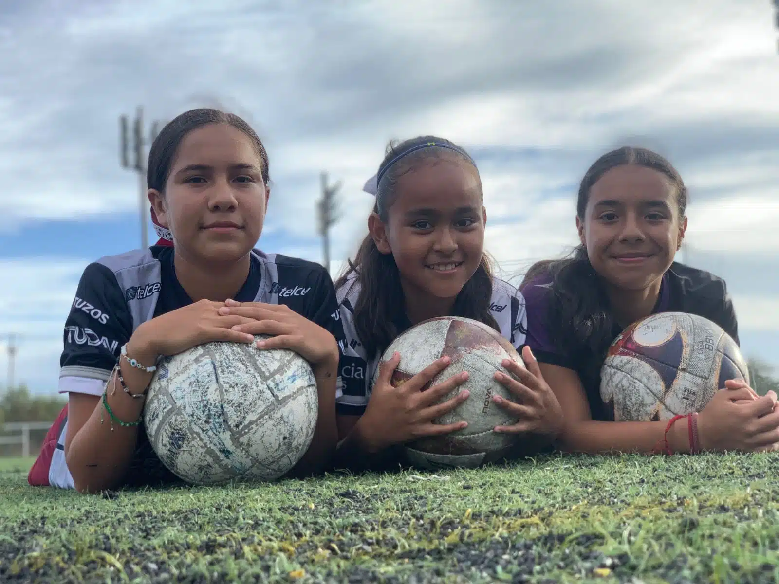 Asistirán futbolistas porteñas a Supercopa Femenil MX