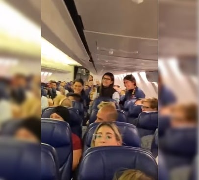 A nombre de Edgar González felicitan a las campeonas mazatlecas en un avión