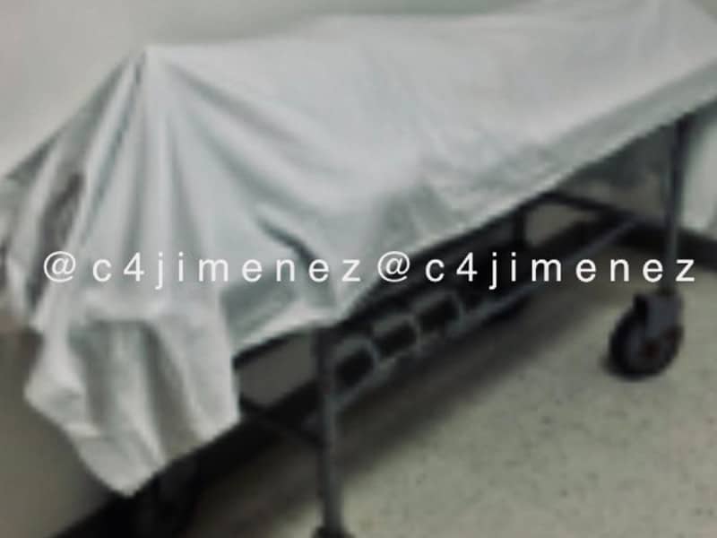 anciana cae de camilla y muere