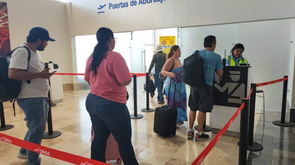 operación del aeropuerto “Rafael Buelna”