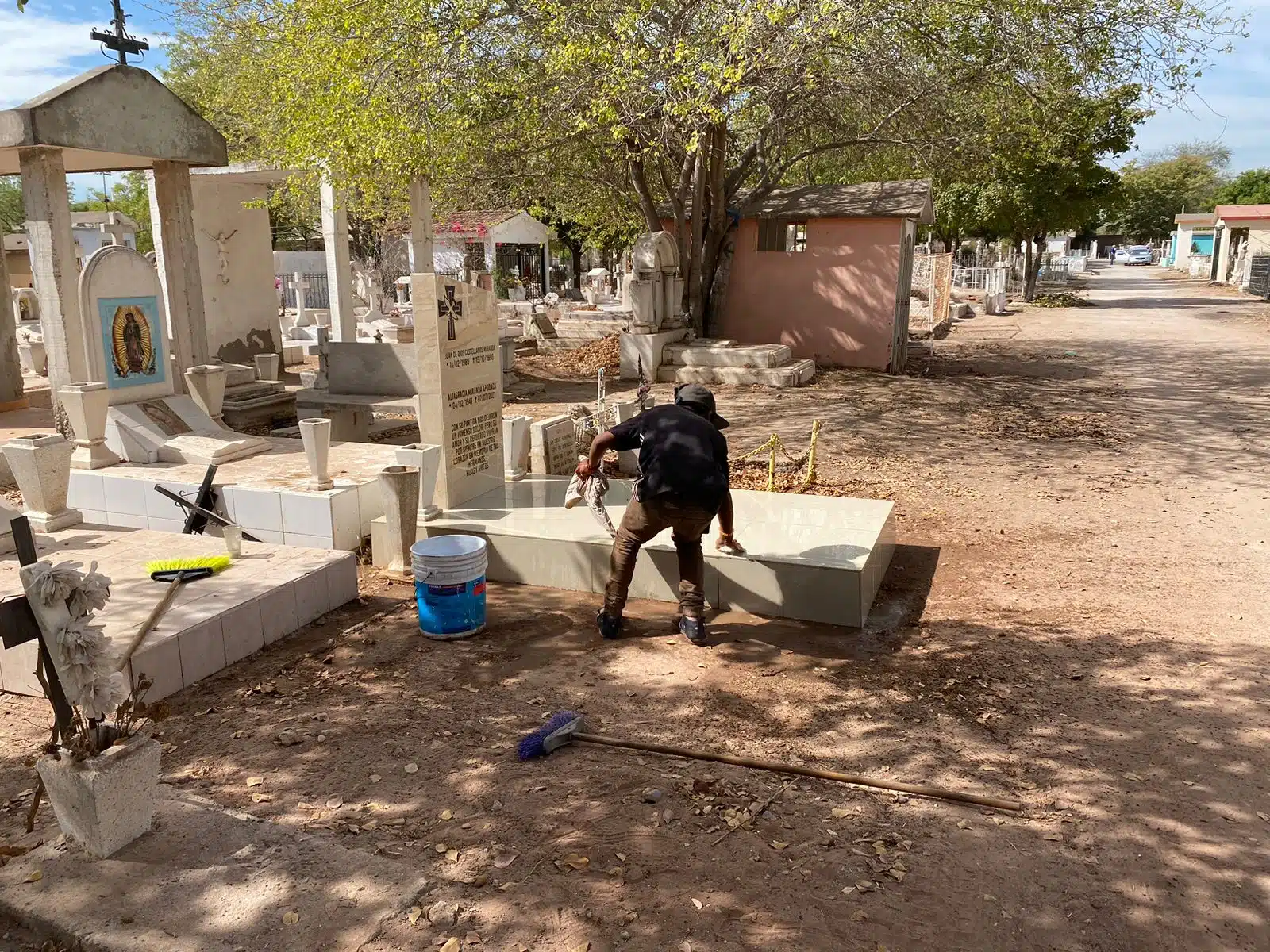 Listos los panteones de Ahome para el Día de las Madres