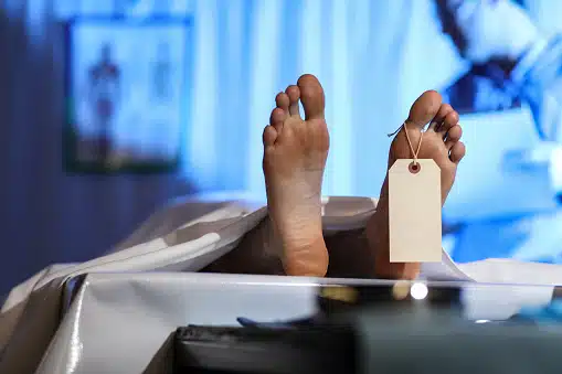 ¡Trabajaba en la morgue! Mujer publica en las redes sociales fotos y videos de cadáveres