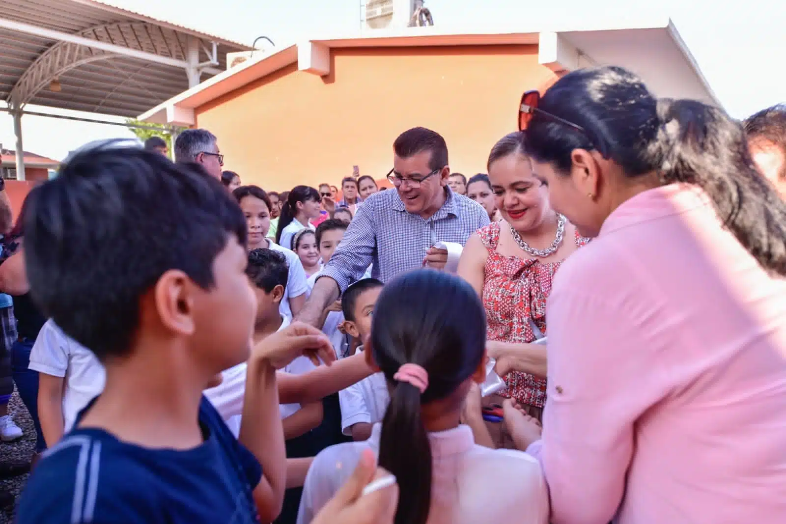 Alcalde de Mazatlán inaugura aula de usos múltiples a la Escuela Primaria “Nueva Creación”