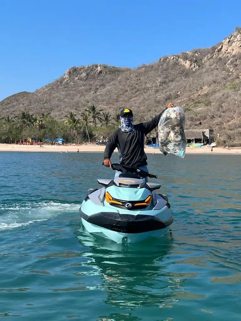 Por el Día Mundial de los Océanos se realizó una limpieza submarina en Mazatlán