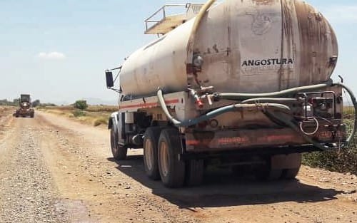 Reparan caminos de terracería para beneficiar sectores de agricultura y acuacultura en Angostura