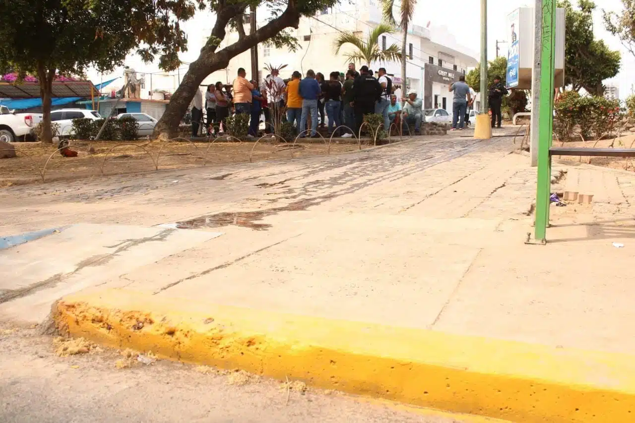 Tras protestas y bloqueo de avenida Insurgentes, se reúnen con autoridades por eliminación de estacionamientos