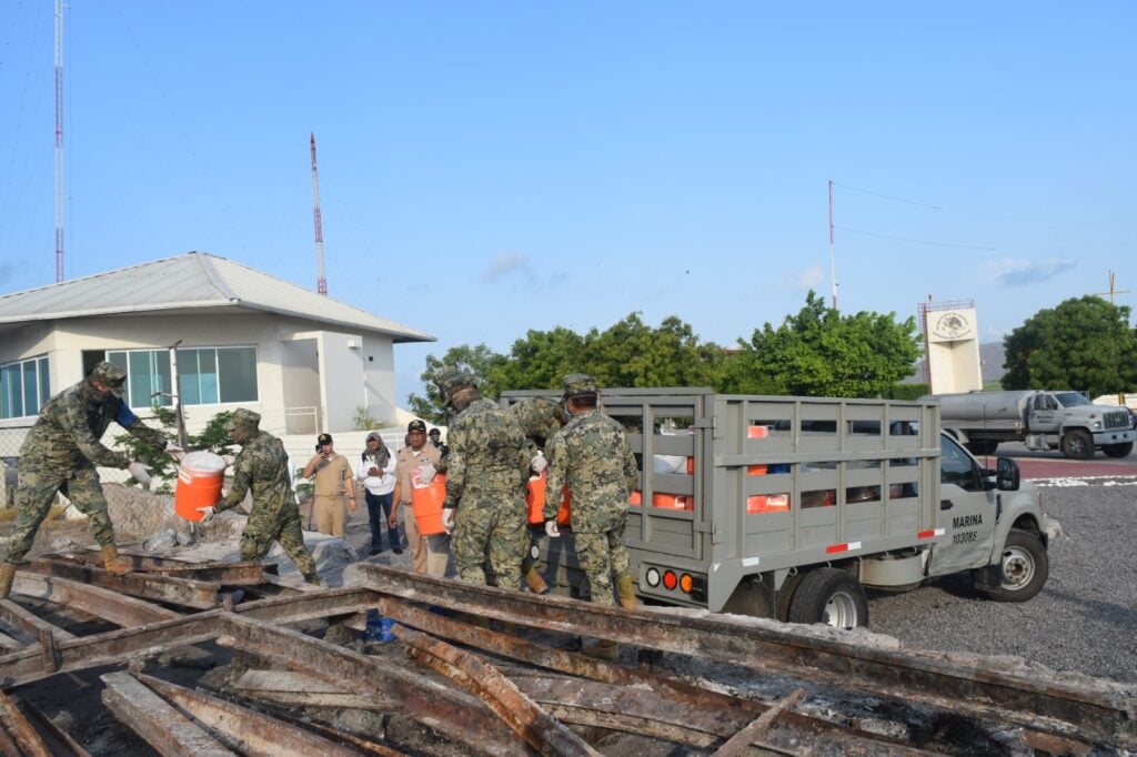 Personal de Semar trabajando en conjunto