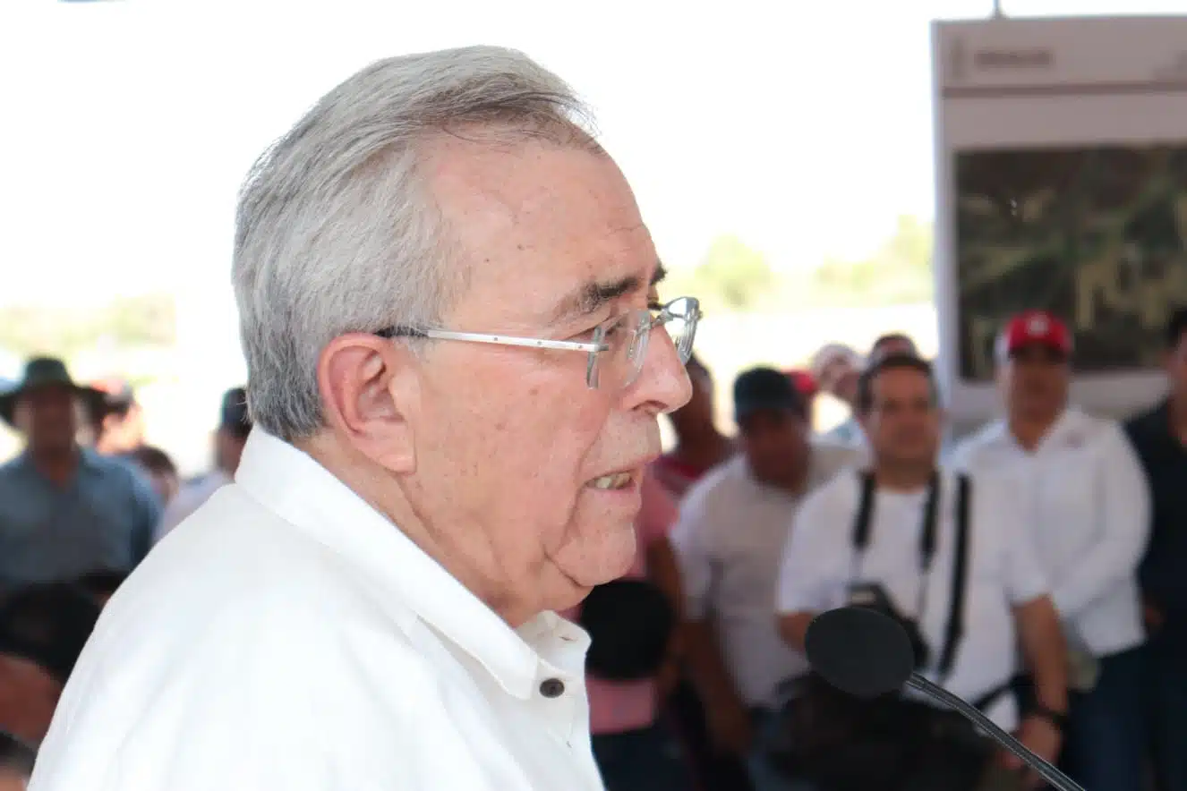 Rubén Rocha Moya durante su visita a El Fuerte, Sinaloa