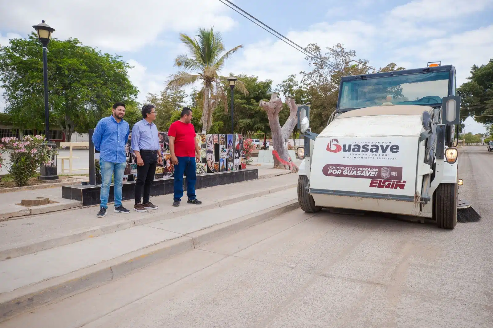 Tras siete años abandonada, rehabilitan maquinaria de limpieza para barrer sindicaturas en Guasave