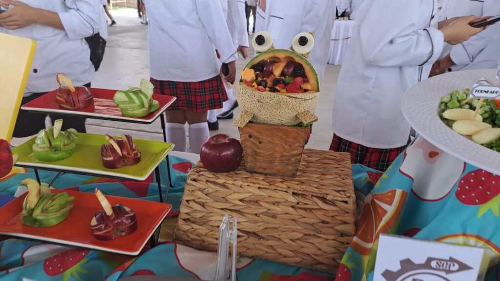 Alumnos de Cbtis 51 presentan la muestra gastronómica “Aprender para emprender”