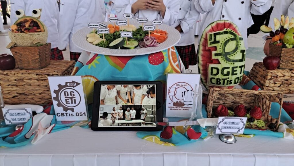 Alumnos de Cbtis 51 presentan la muestra gastronómica “Aprender para emprender”