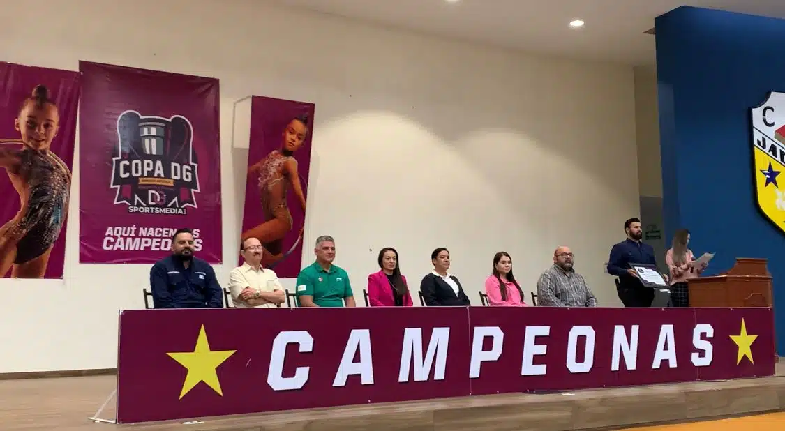 Representantes inaugurando la Primera Copa DG Gimnasia Artística