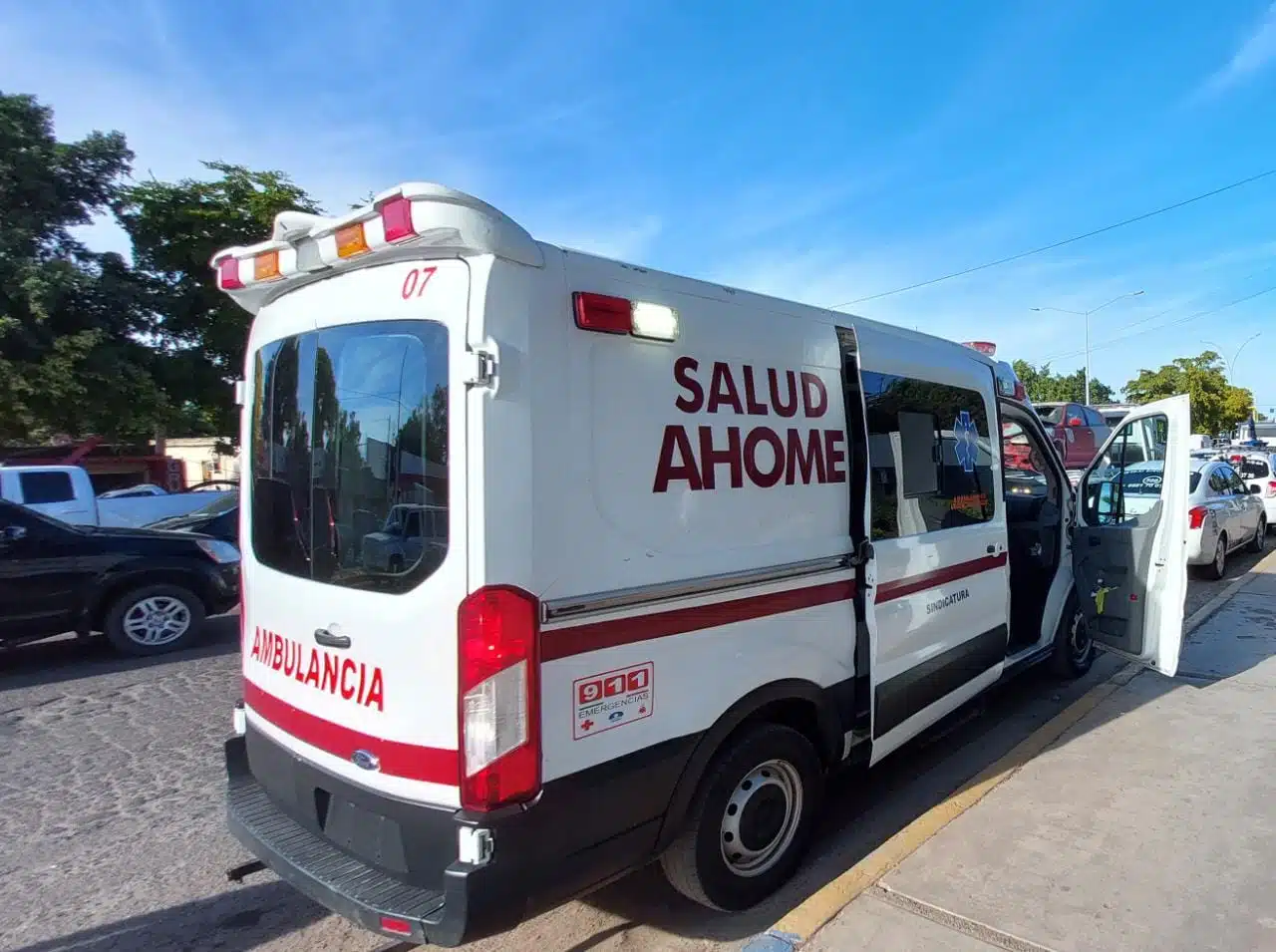 Tres menores quedan lesionados tras derrapar en una motocicleta en Ahome