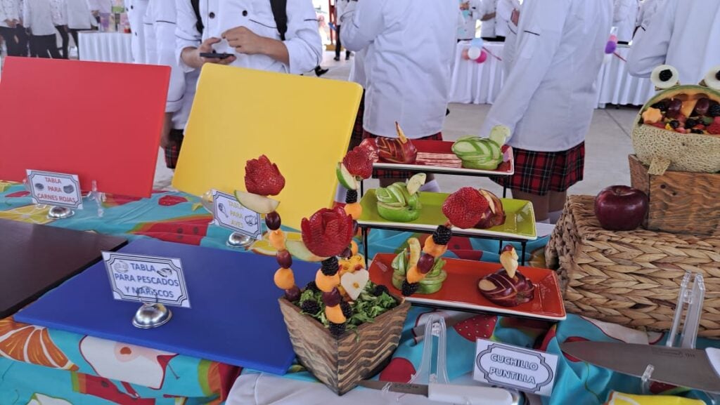 Alumnos de Cbtis 51 presentan la muestra gastronómica “Aprender para emprender”