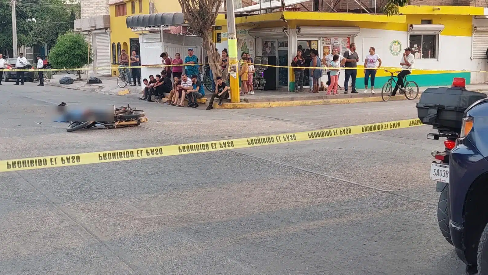 Area delimitada por policías tras accidente de motociclista