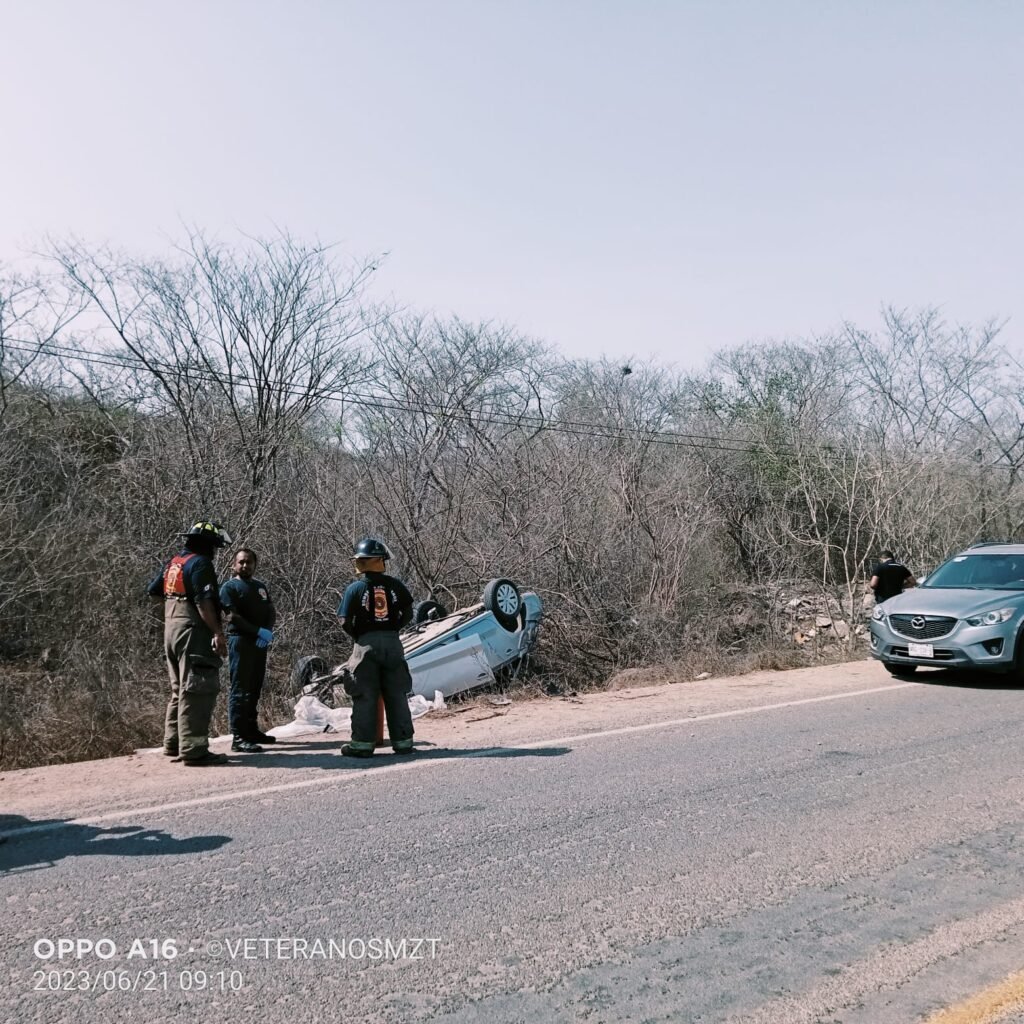 Accidente tipo volcadura en Mazatlán