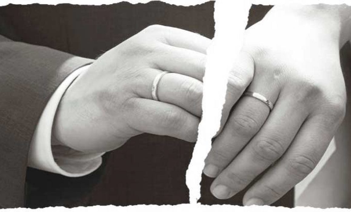 Anular tu matrimonio por la Iglesia Católica sí es posible, para ello deberás solicitar la nulidad matrimonial ante la autoridad eclesiástica.