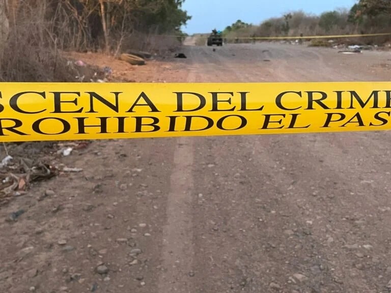Edel fue localizado asesinado a balazos y con pastillas de fentanilo sobre su cuerpo en una brecha de terracería
