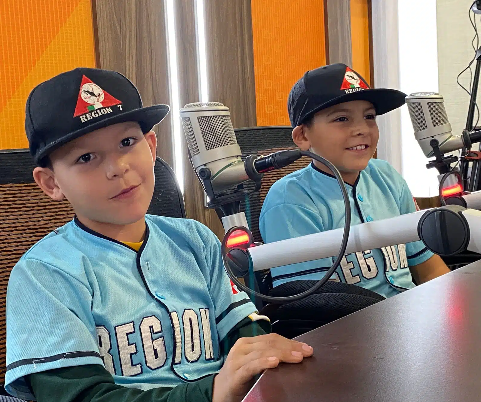 Ángel Inzunza y Junior Castro niños beisbolistas rumbo a la Serie Mundial Cal Ripken 8U