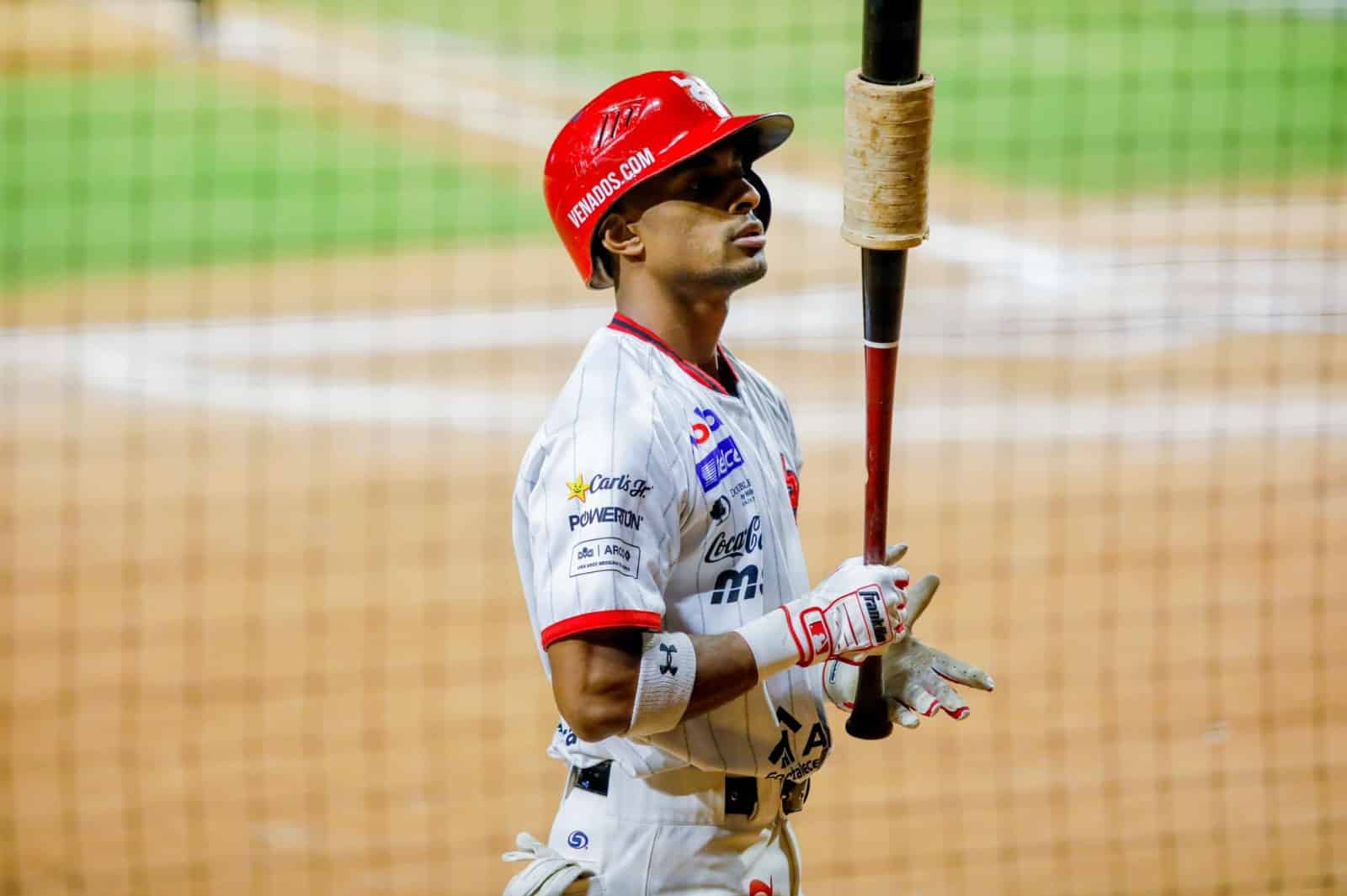 jardinero central Randy Romero en la Liga Mexicana de Beisbol.