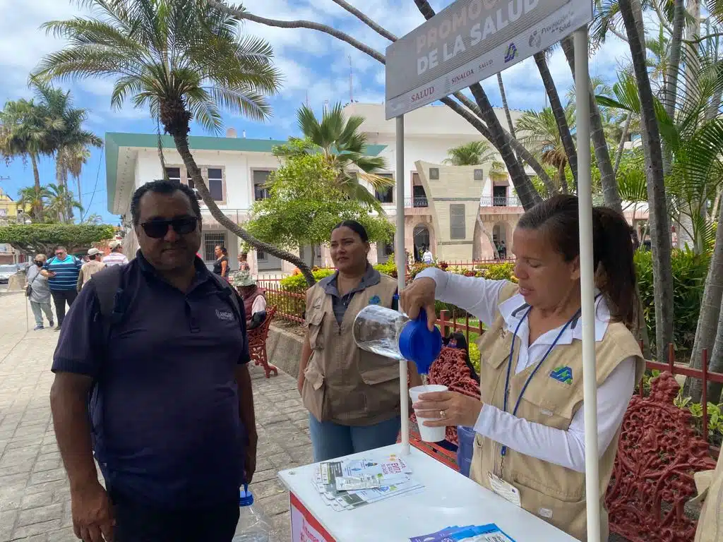 Secretaría de Salud instala puntos de hidratación en Mazatlán