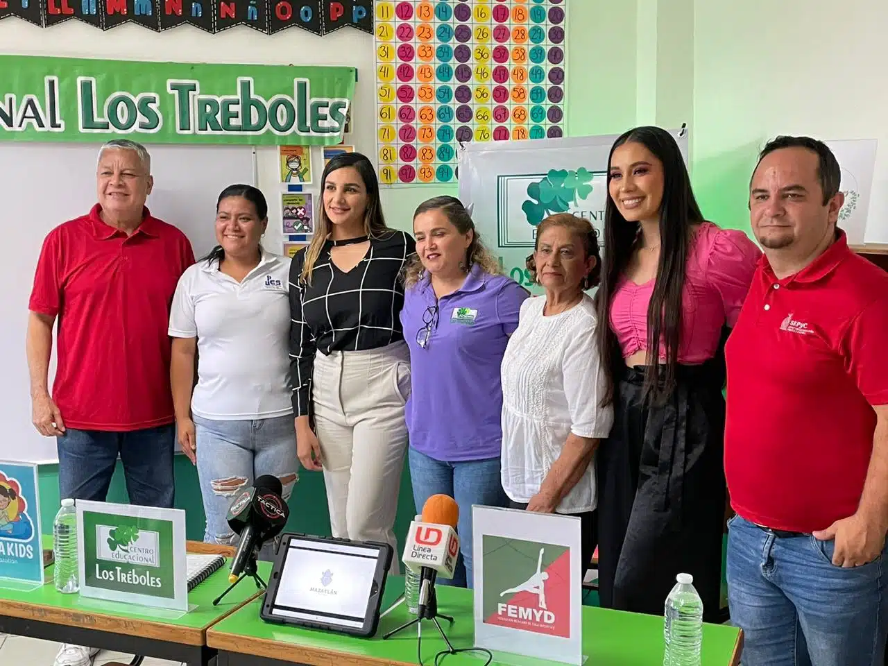 Integrantes del centro educacional Los Tréboles en Mazatlán