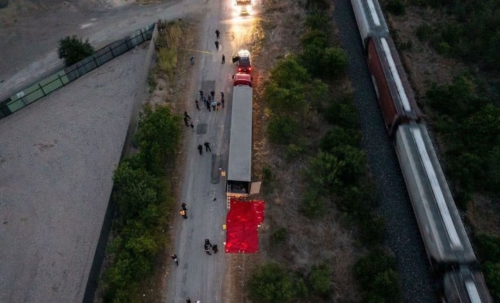Detienen a 4 mexicanos por muerte de migrantes en Texas
