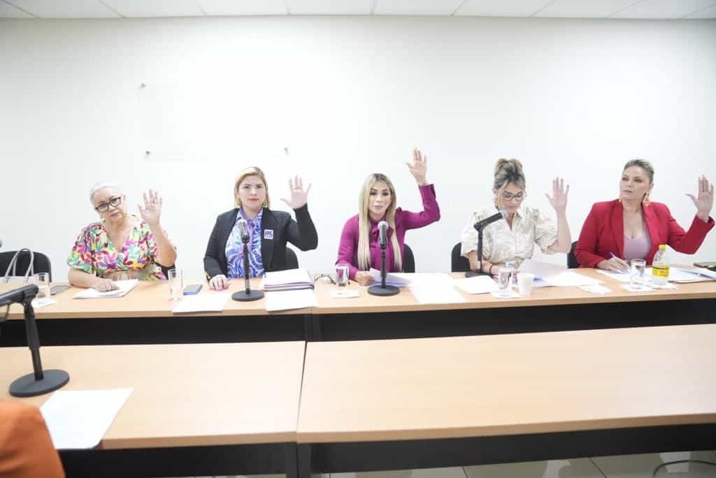 Diputadas integrantes de la Comisión de Turismo de la 64 Legislatura de Sinaloa