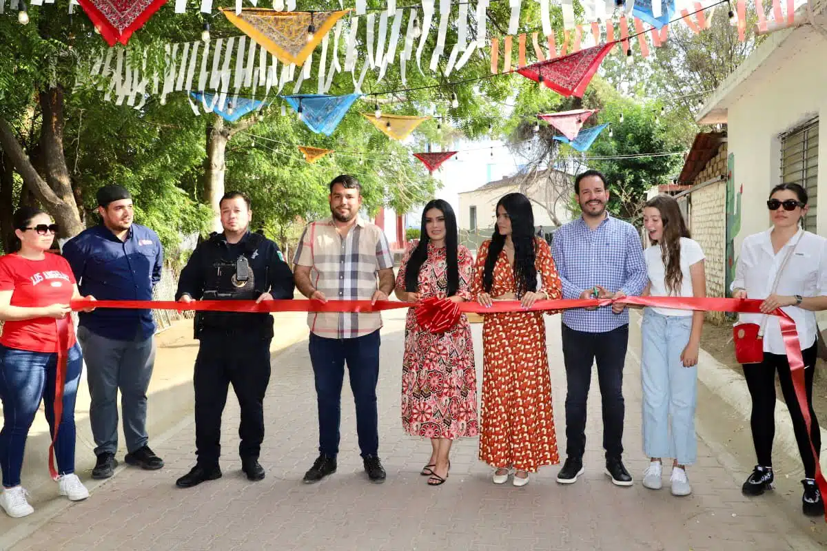 La alcaldesa Ana Karen Val Medina y el subsecretario de Promoción, Industria de Reuniones y Operación Turística en Sinaloa, Ricardo Velarde Cárdenas, cortaron el listón inaugural.