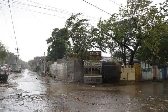 Evacuan a más de 146 mil personas de la India y Pakistán por ciclón Biparjoy