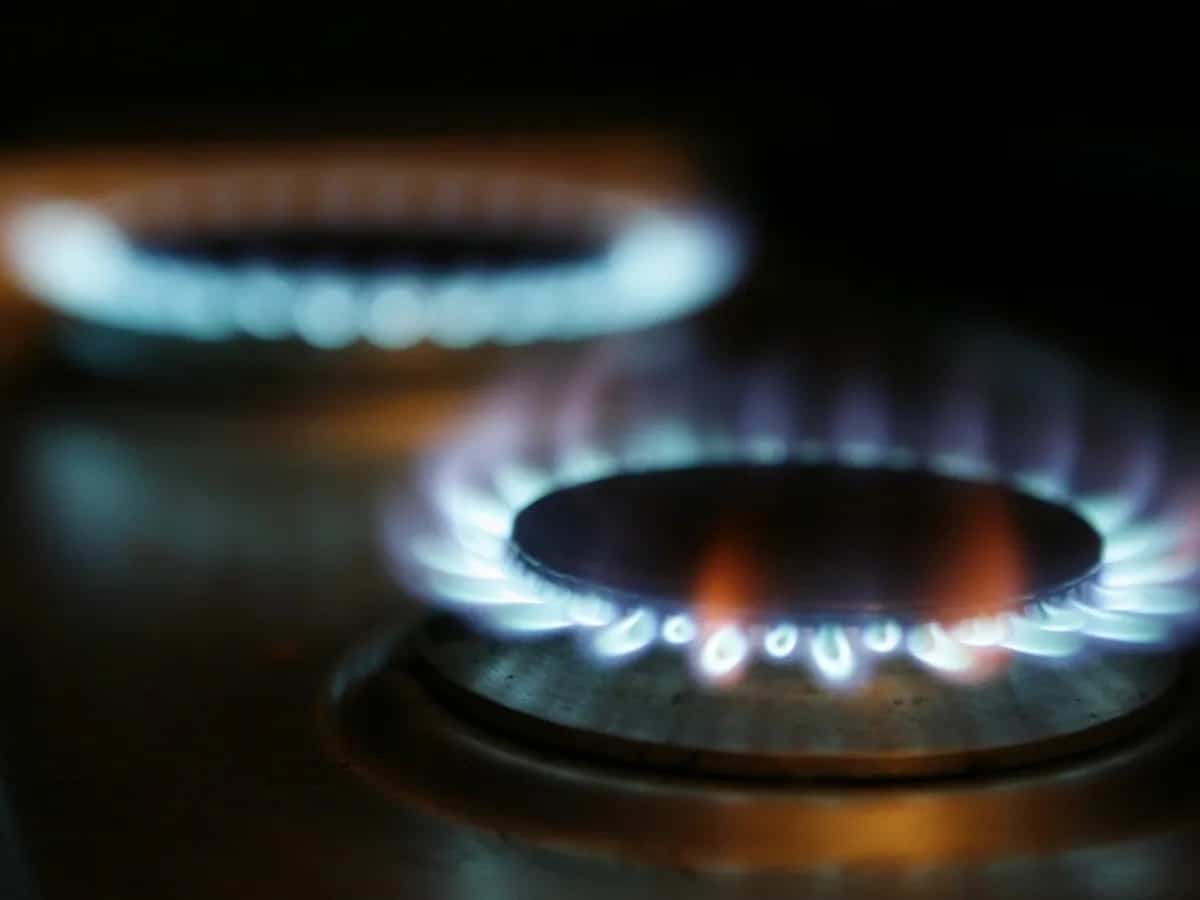 Quemadores de una estufa encendidos