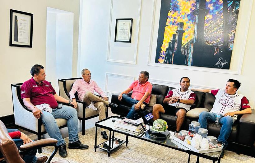 Gerardo Vargas recibió a los campeones del Estatal de Beisbol de 1era. Fuerza