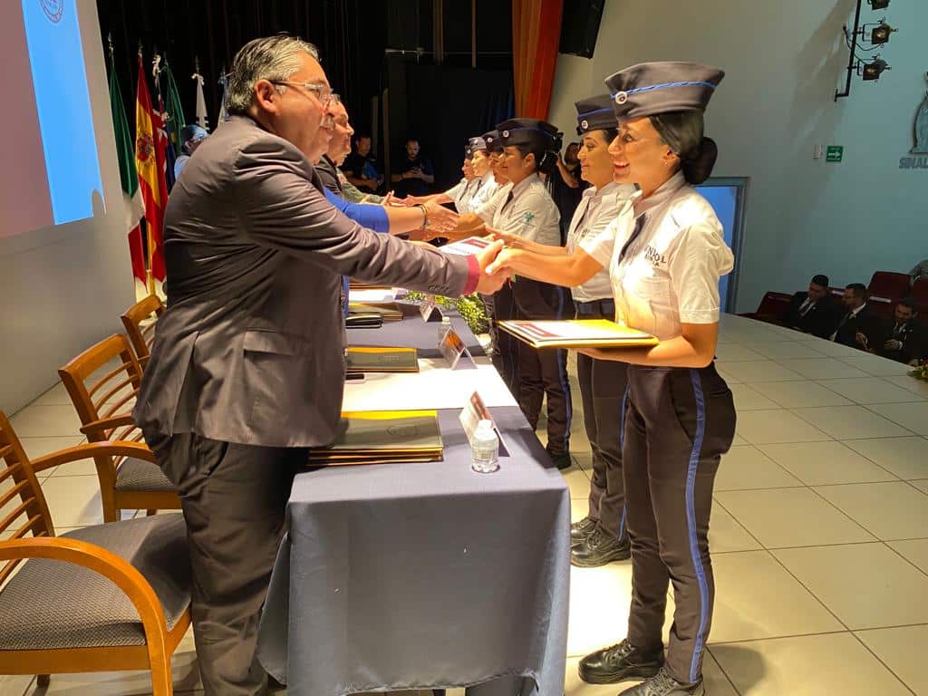 Graduación de agentes de la Unipol