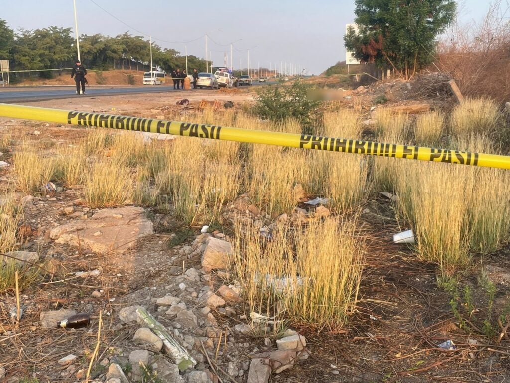 Cuerpos sin vida en un terreno baldío a un costado de la carretera La Costerita