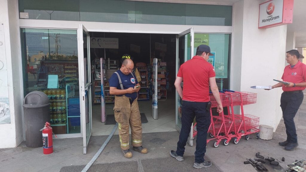 Incendio en farmacia de Mazatlán