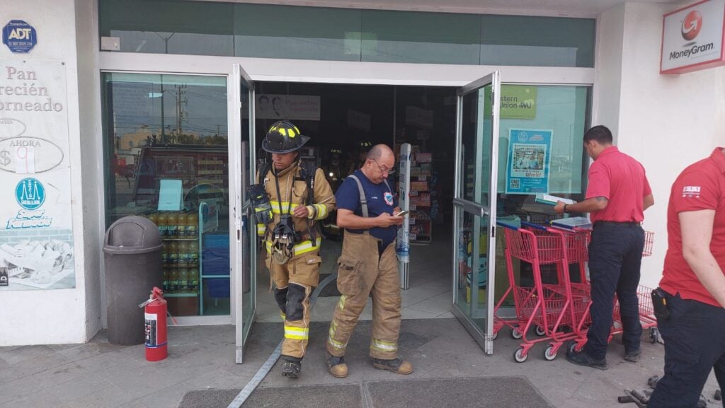 Incendio en farmacia de Mazatlán