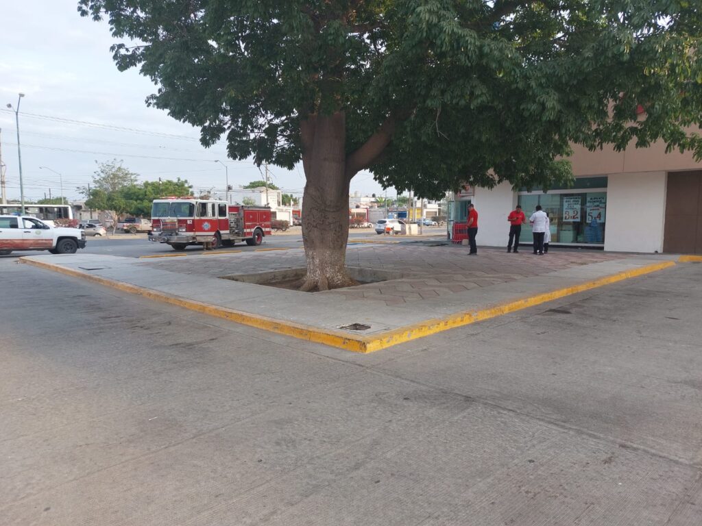 Incendio en farmacia de Mazatlán