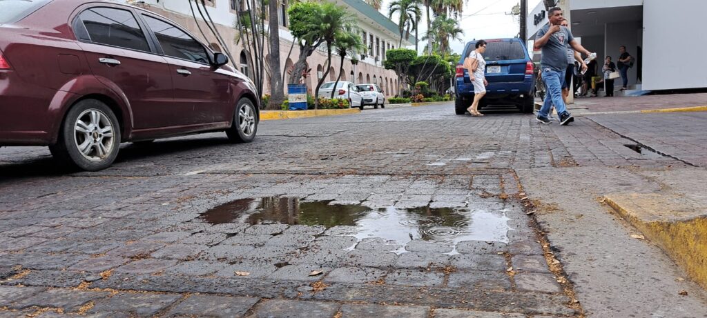 Mazatlán se declara listo para precipitaciones sobre el pronostico de "Beatriz".