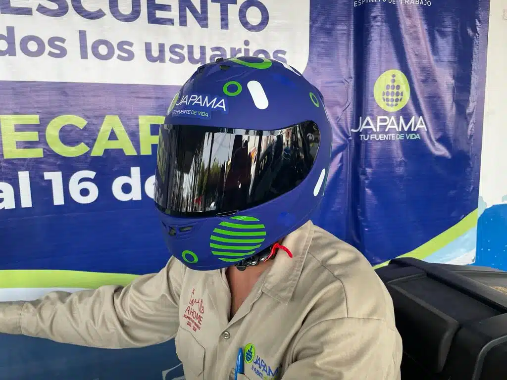 JAPAMA ENTREGA cascos a todos sus empleados que se movilizan en motocicleta con el fin de garantizar su seguridad personal