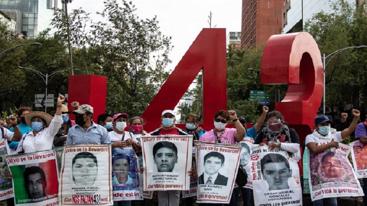 Libera juez 16 órdenes de aprehensión contra militares por caso Ayotzinapa