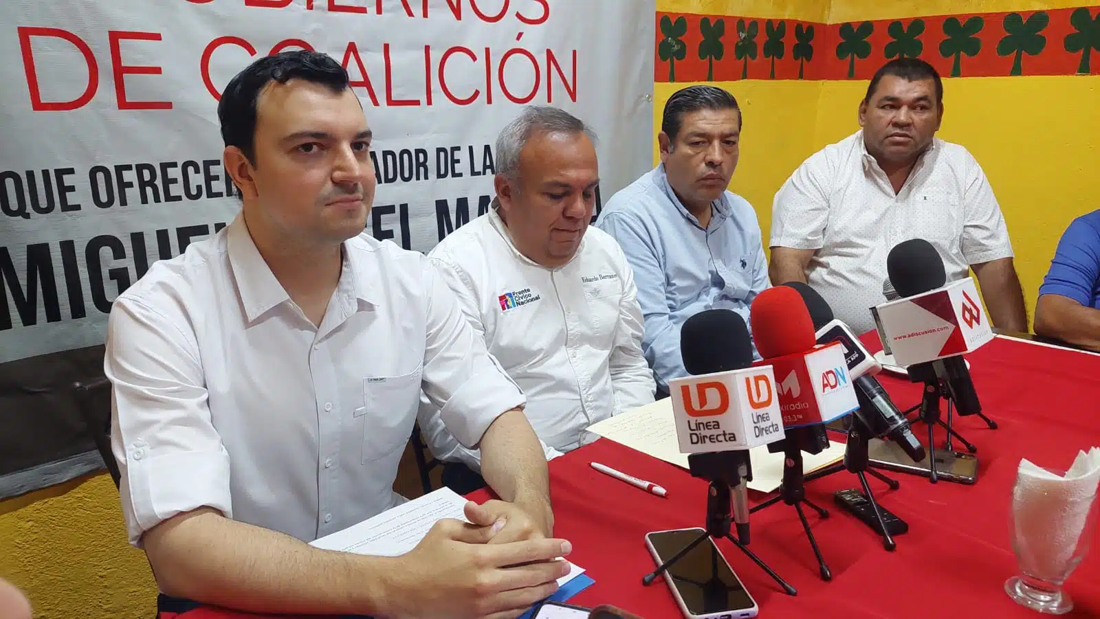 Luis Ángel Guatimea en conferencia de prensa