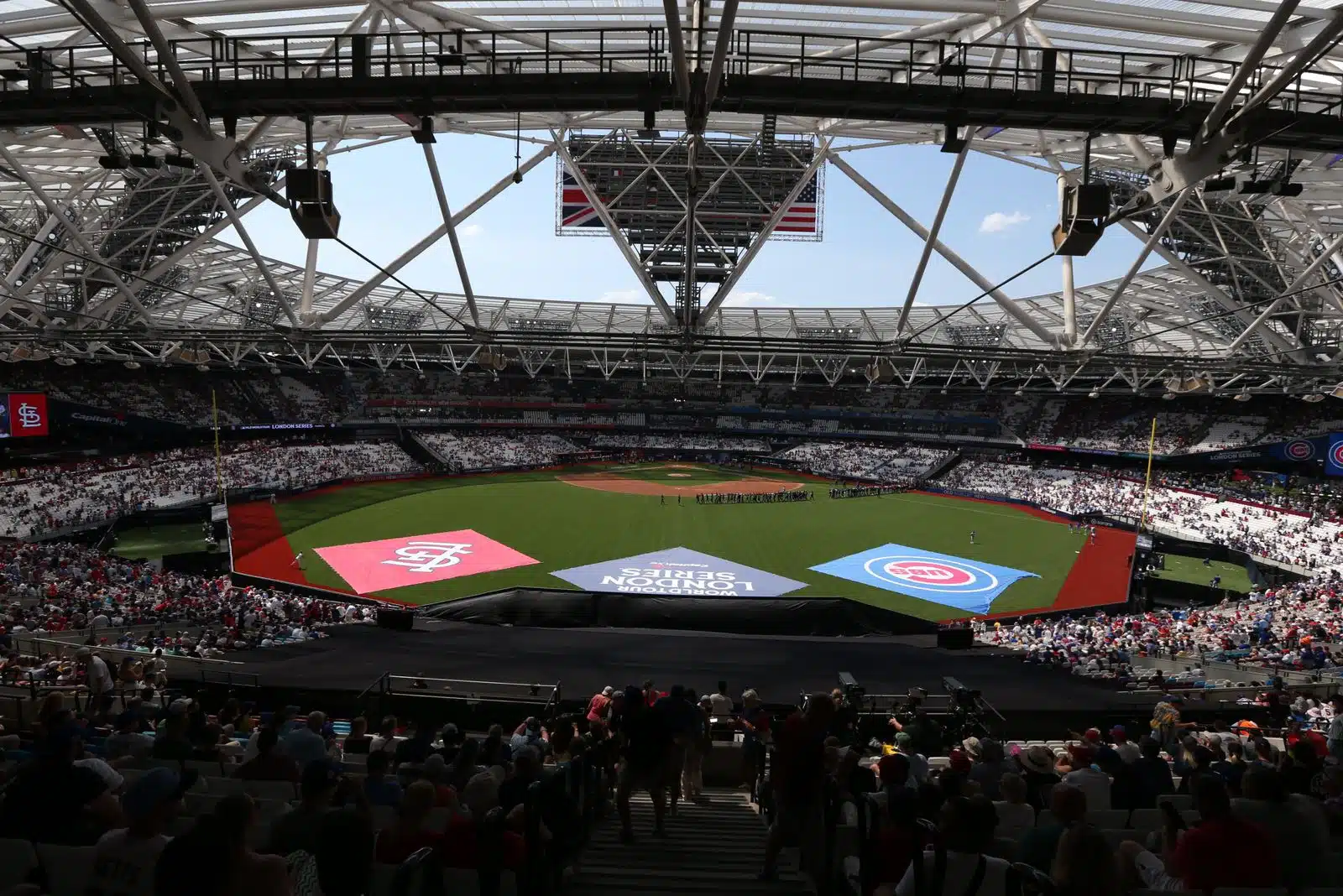 Jugadores de la MLB en el estadio de London, Inglaterra,