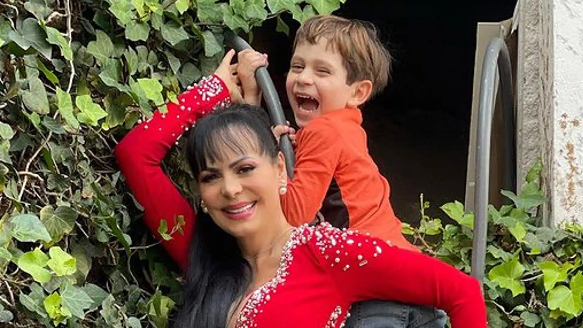 Maribel Guardia presume momentos junto a su nieto