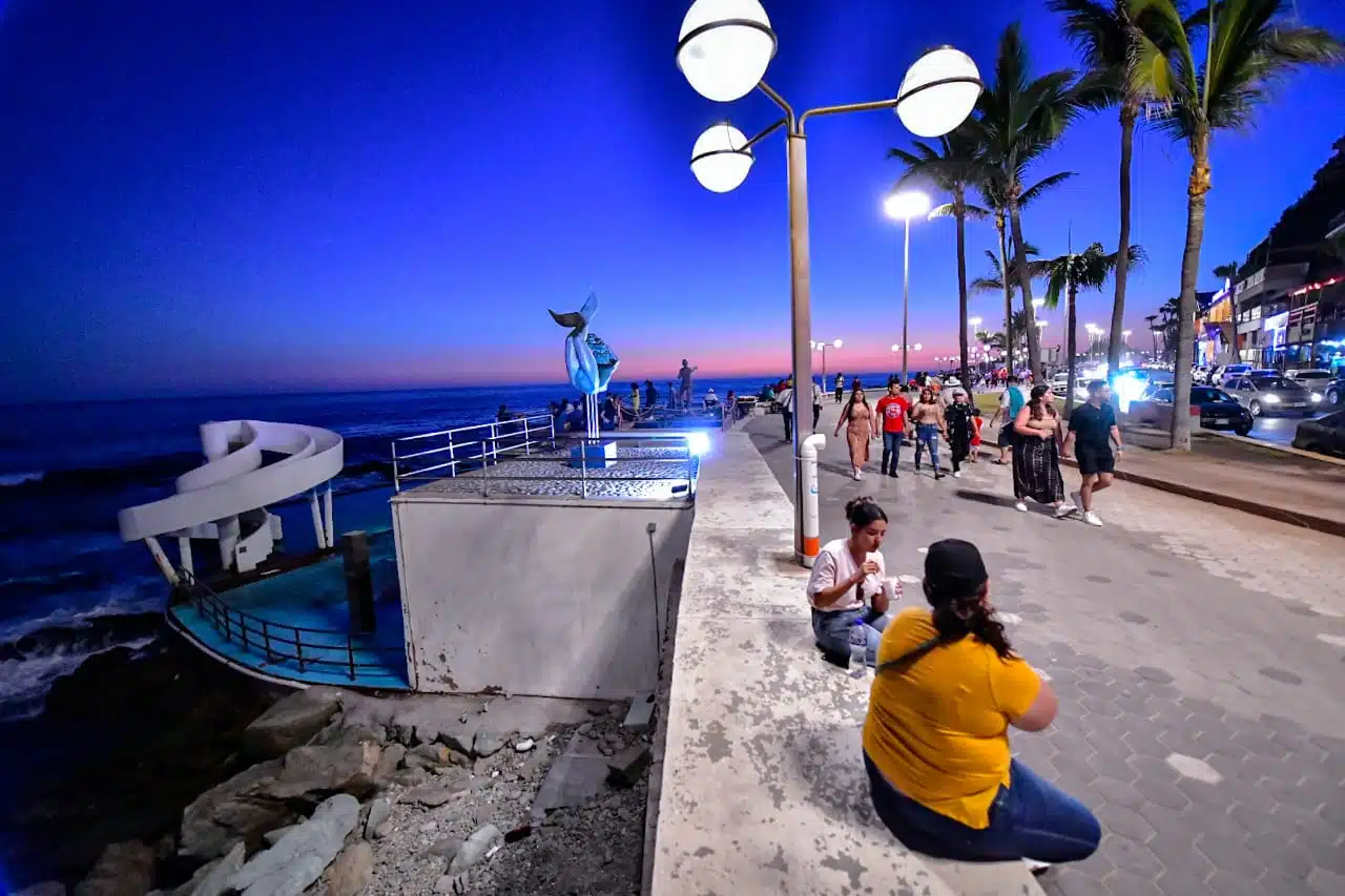 Construirán baños, regaderas y accesos en zona de playa