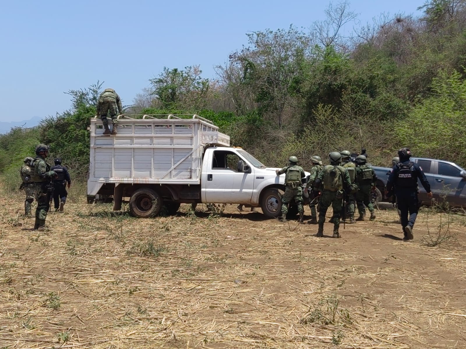 Militares Culiacán Camionetas aseguradas robadas