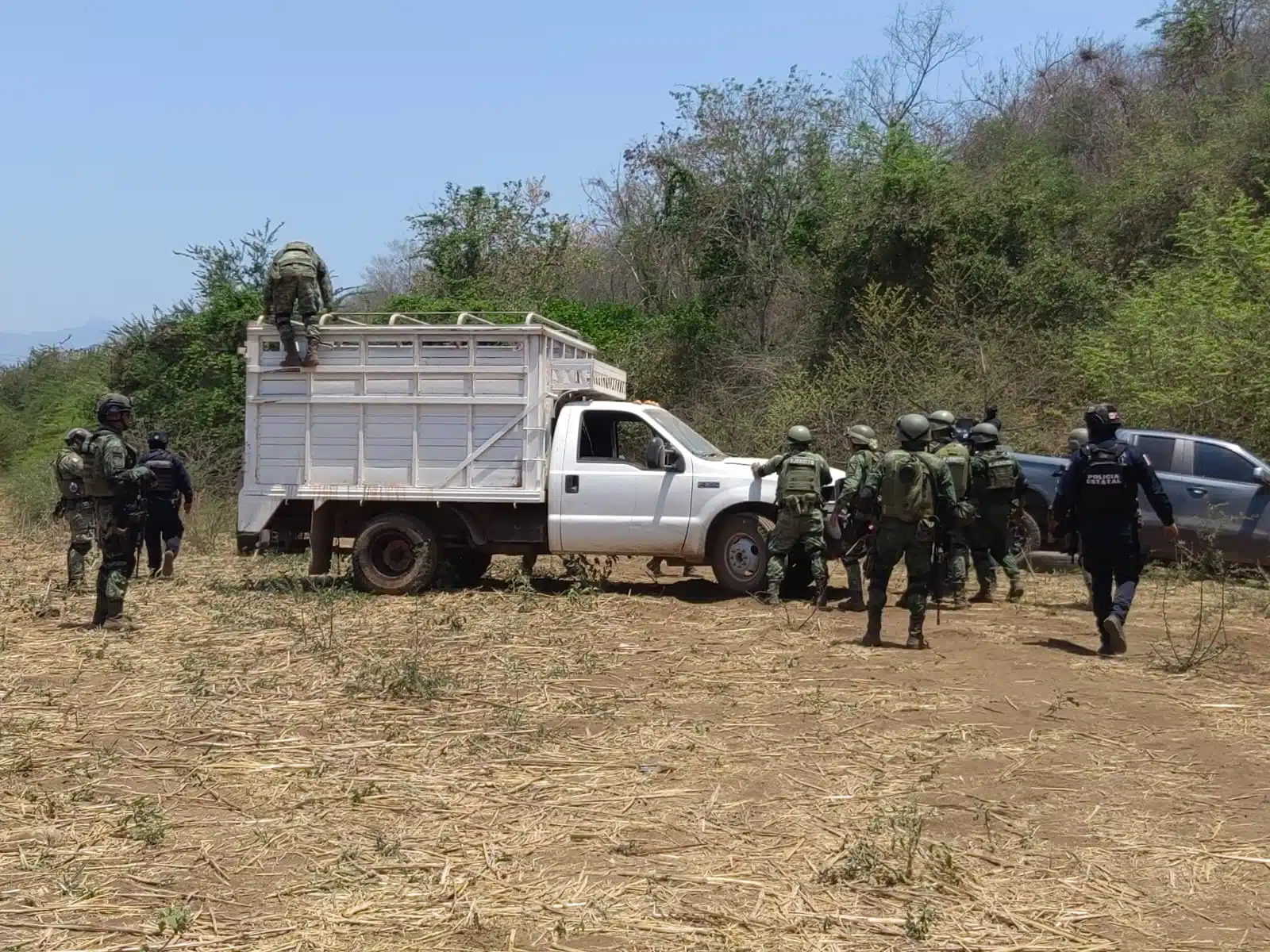 Militares Culiacán Camionetas aseguradas robadas